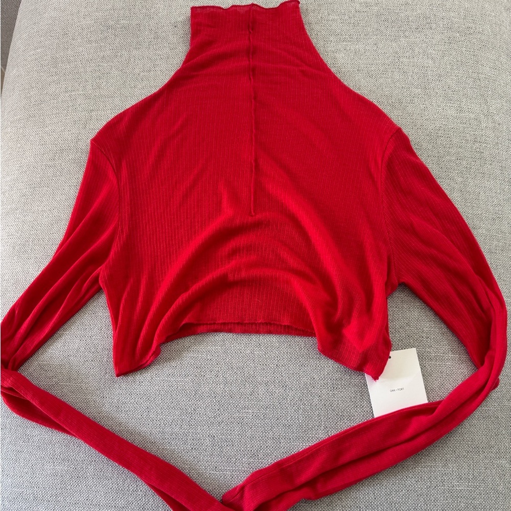 Crop tee made of wool material